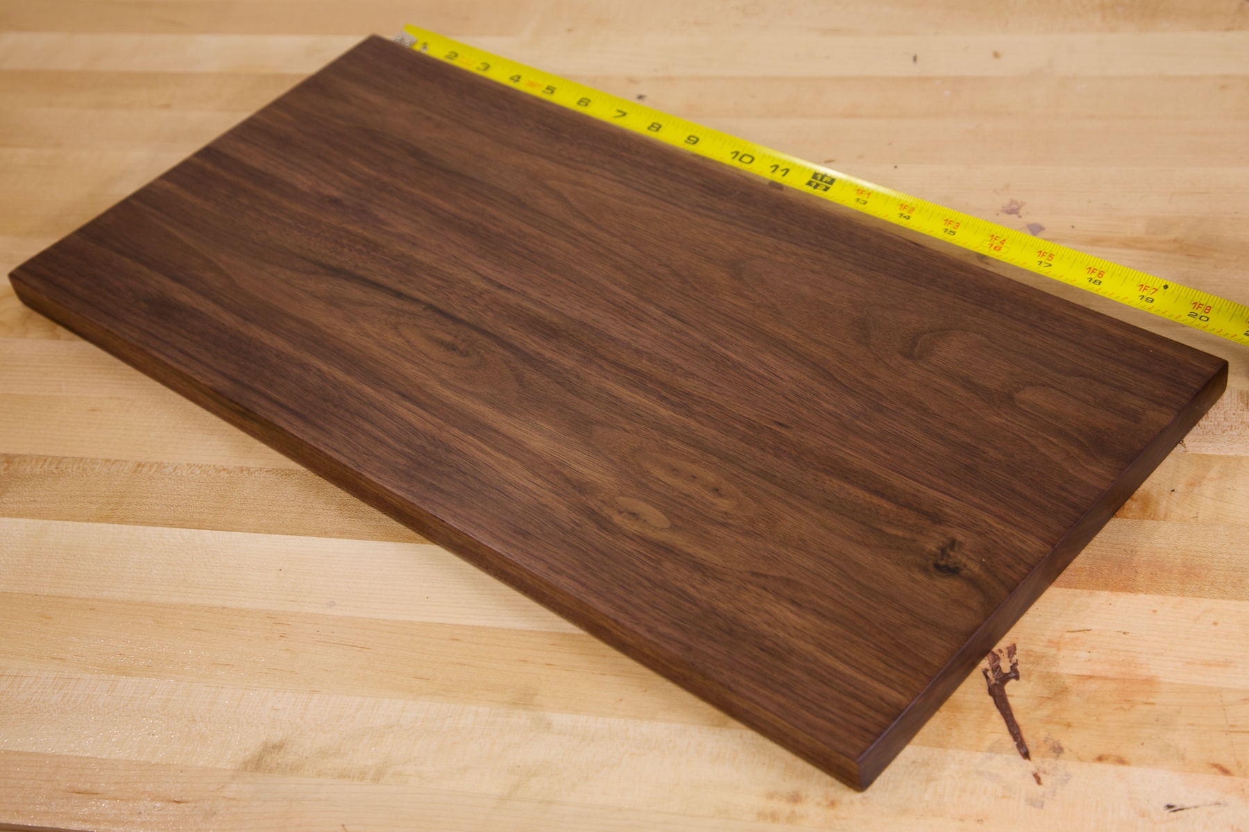 Applying Oil Finishes and Varnishes on Wood - Woodworking