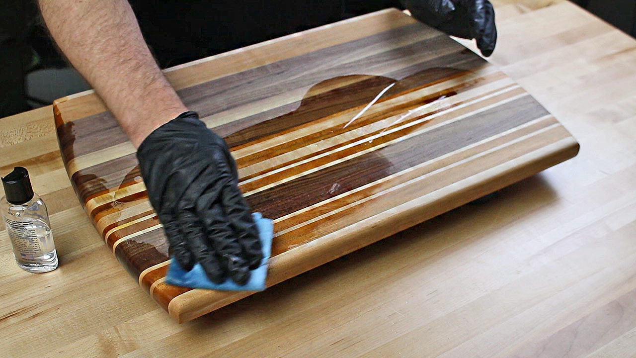 Tip:Using the Lines Printed on the Cutting Board as Guides